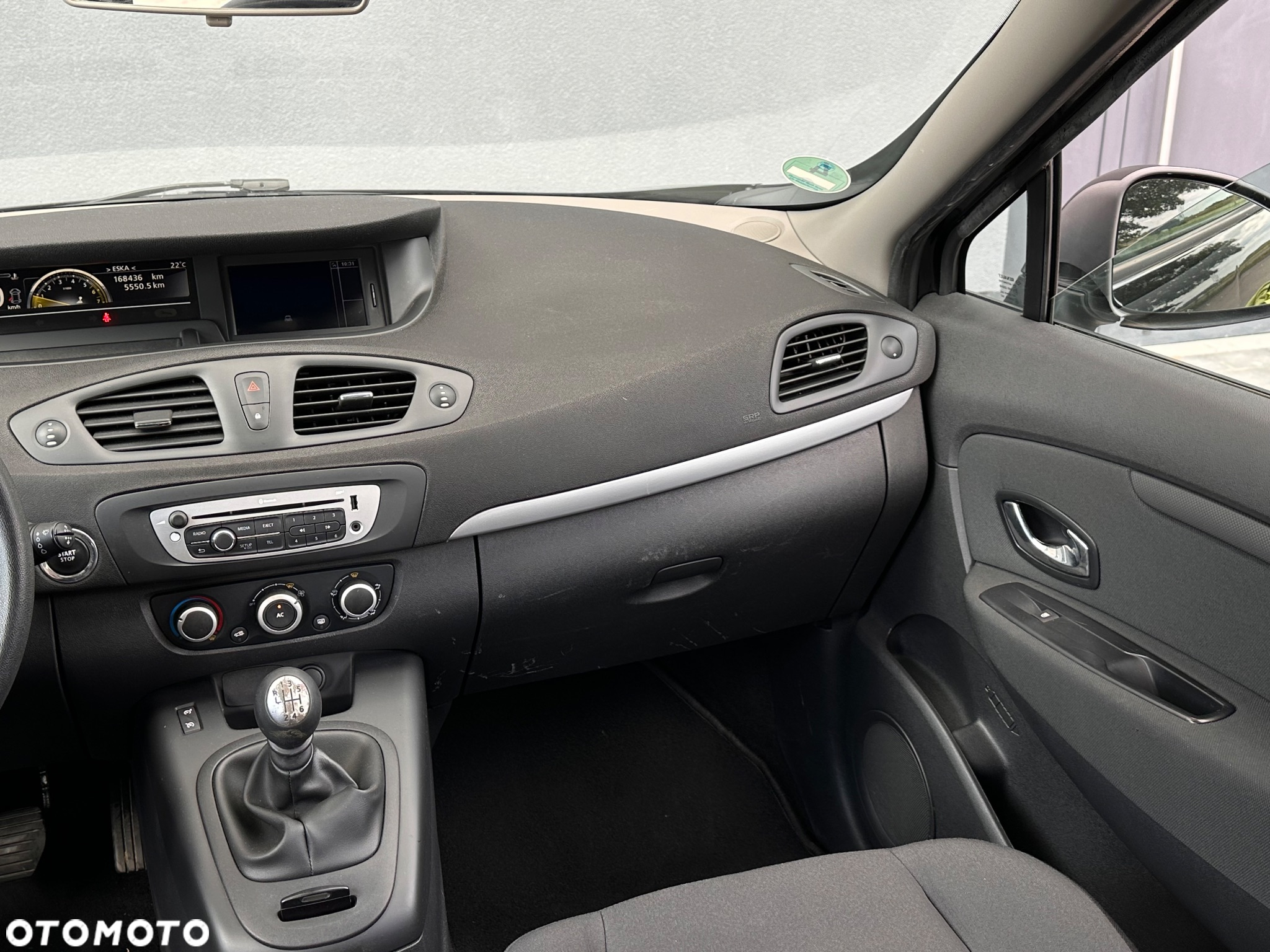 Renault Scenic 1.6 16V 110 Dynamique - 9