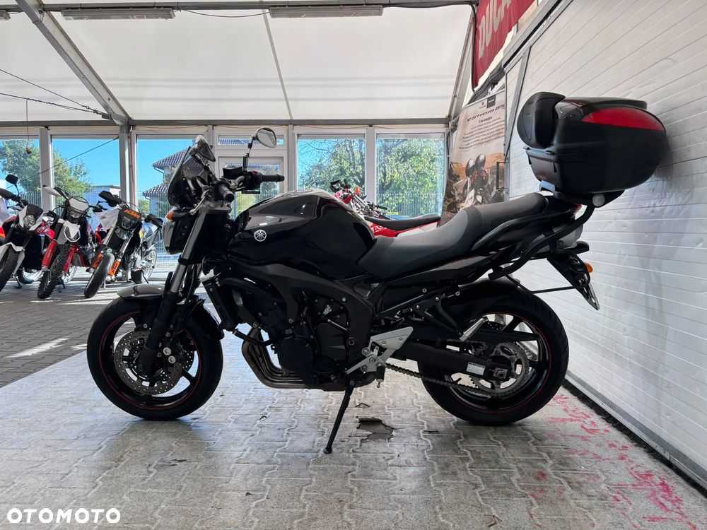 Yamaha FZ - 28