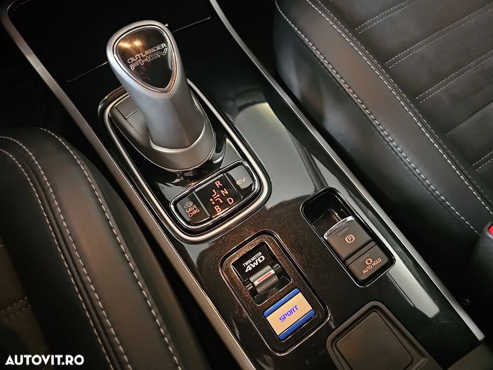 Mitsubishi Outlander - 18