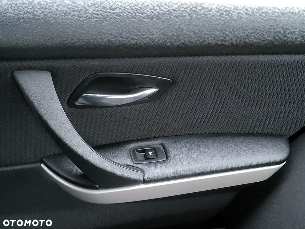 BMW Seria 3 318i Touring Edition Exclusive - 38