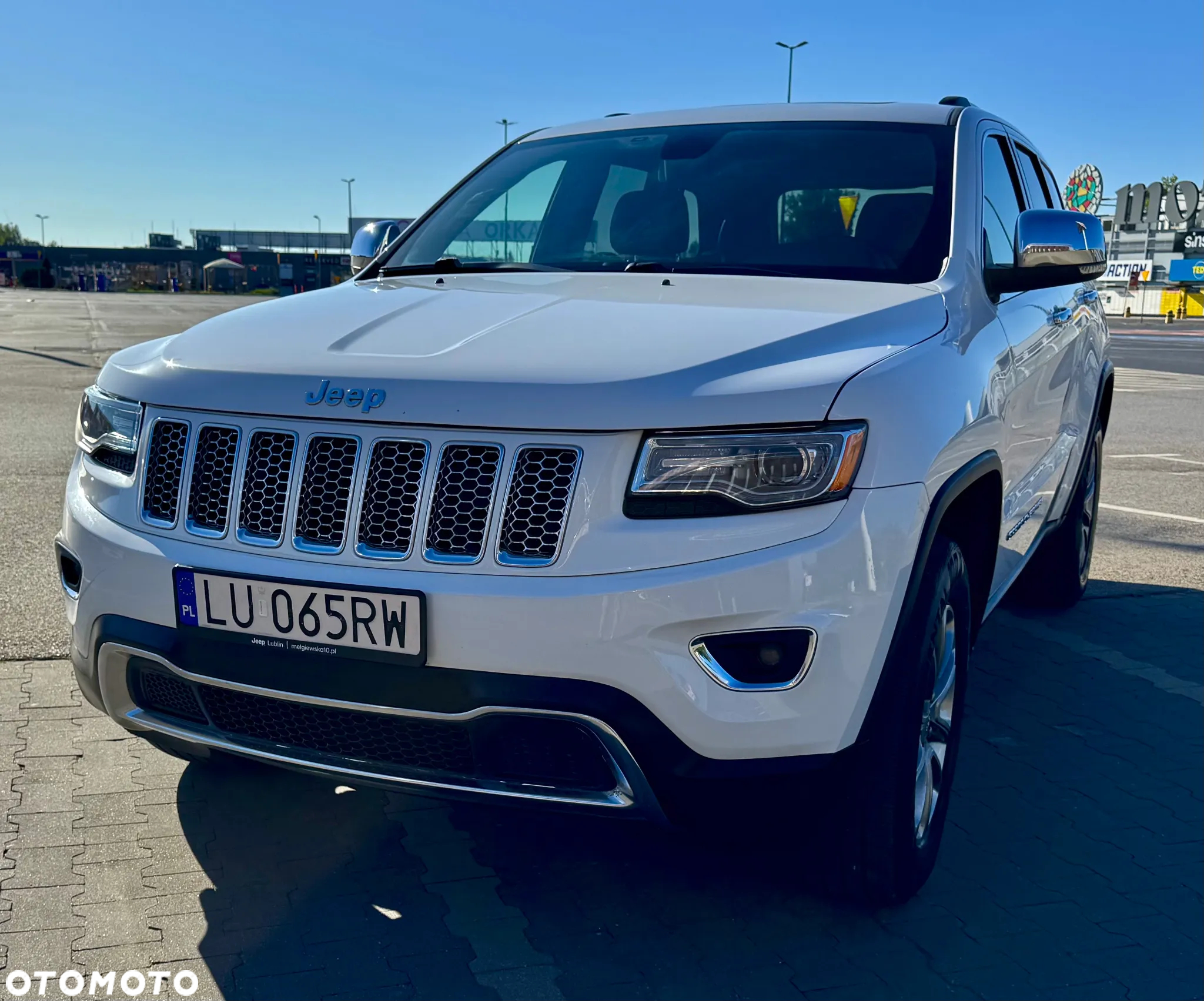 Jeep Grand Cherokee - 12