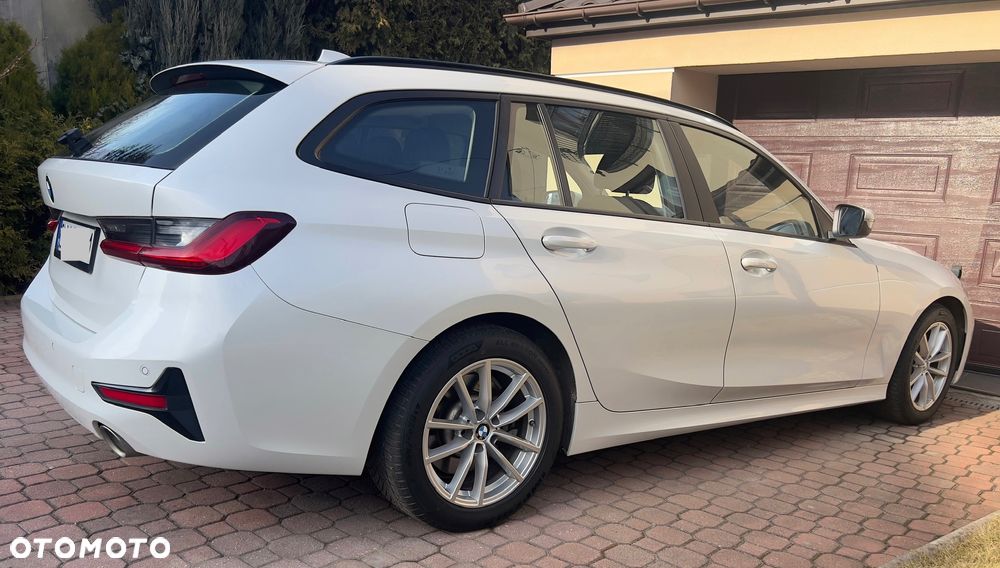 BMW Seria 3 330i Advantage - 7