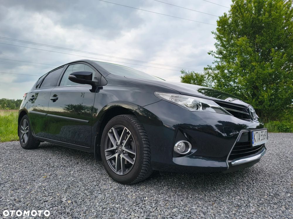 Toyota Auris 1.6 Premium - 1