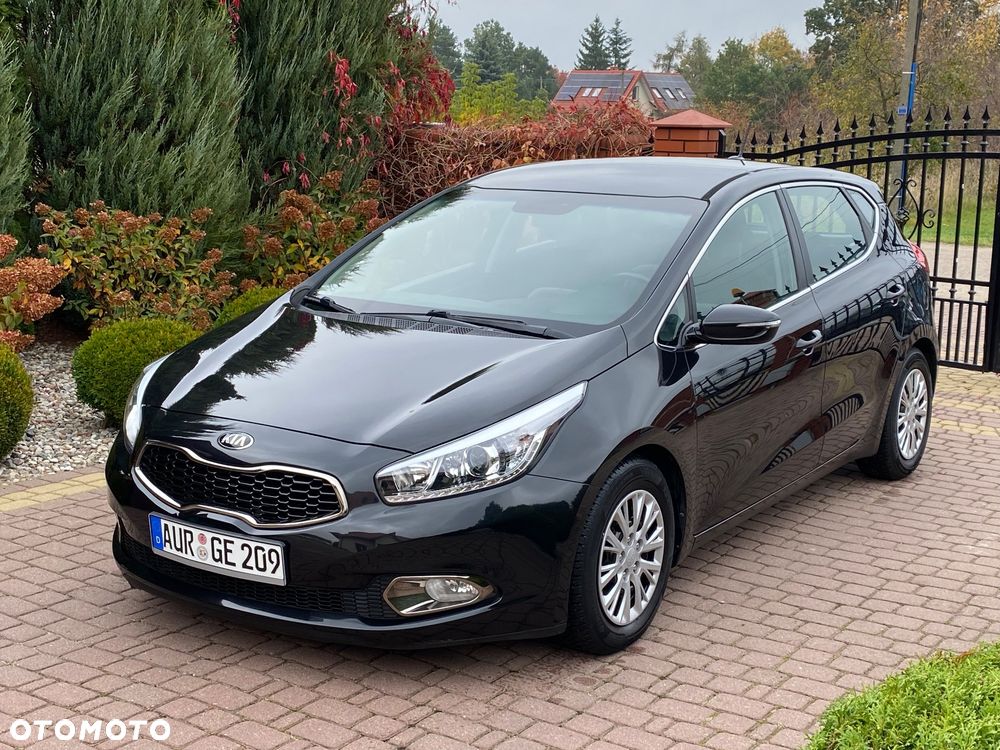 Kia Ceed - 13