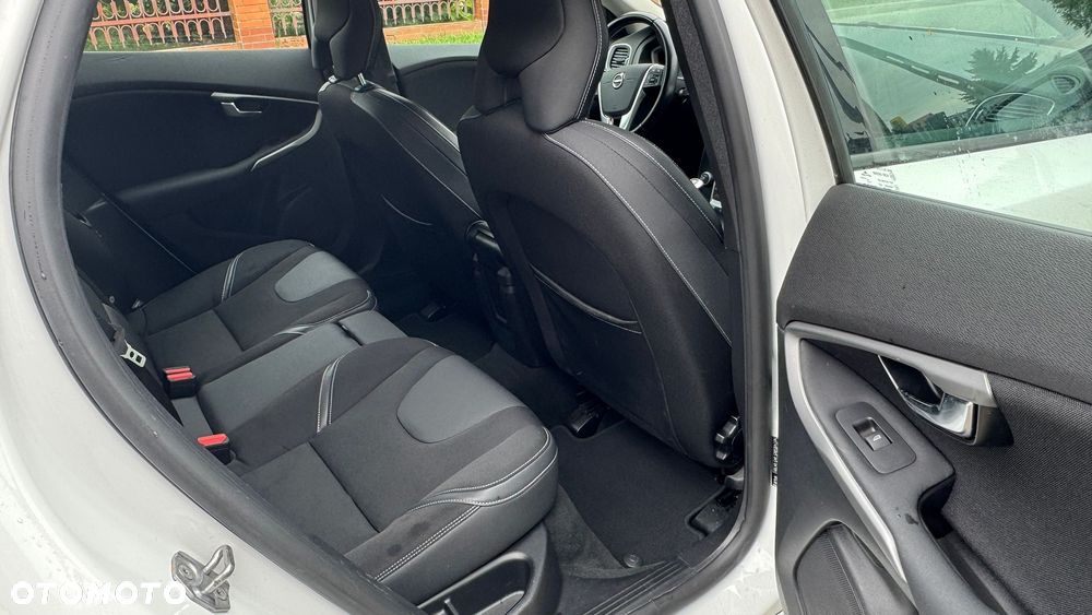 Volvo V40 D3 Kinetic - 8
