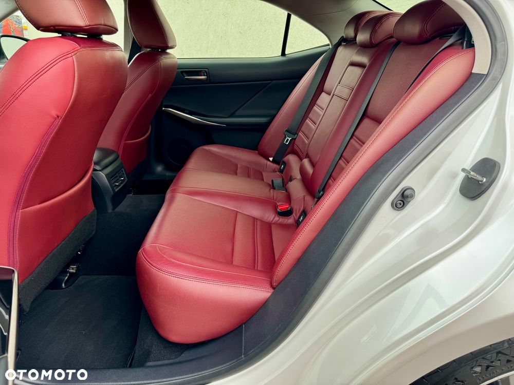 Lexus IS 200t / 300 Elegance - 16