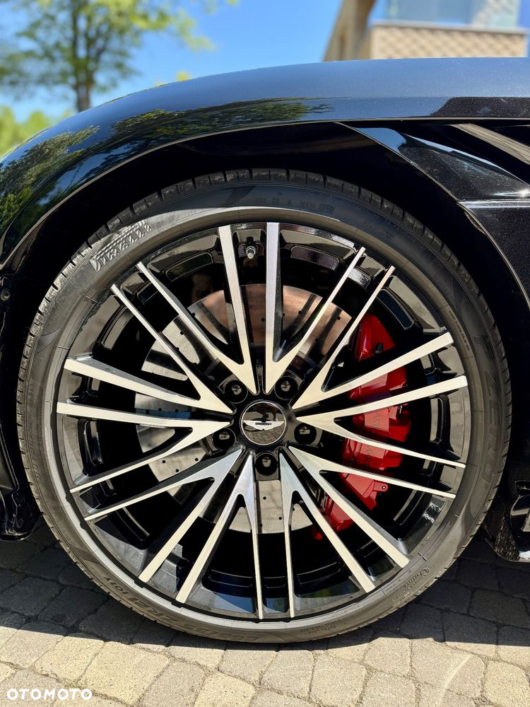 Aston Martin DBS Superleggera - 10