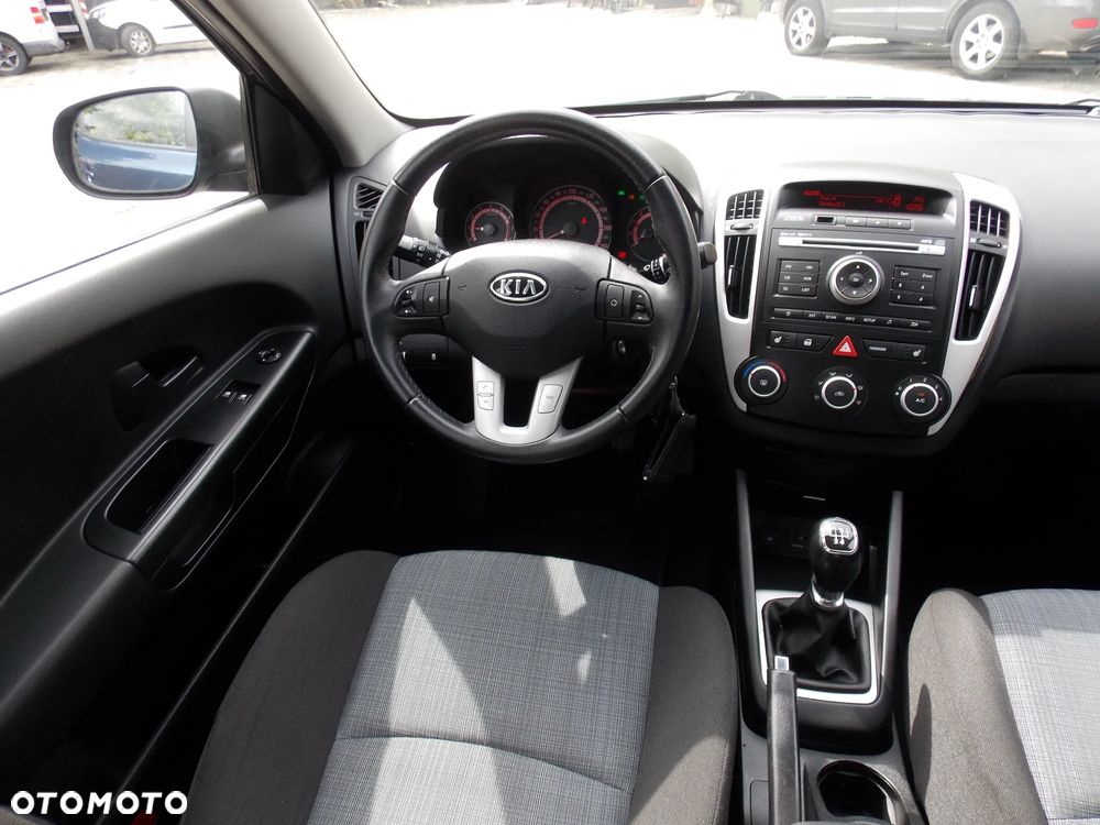 Kia Ceed 1.4 CVVT ISG Spirit - 24