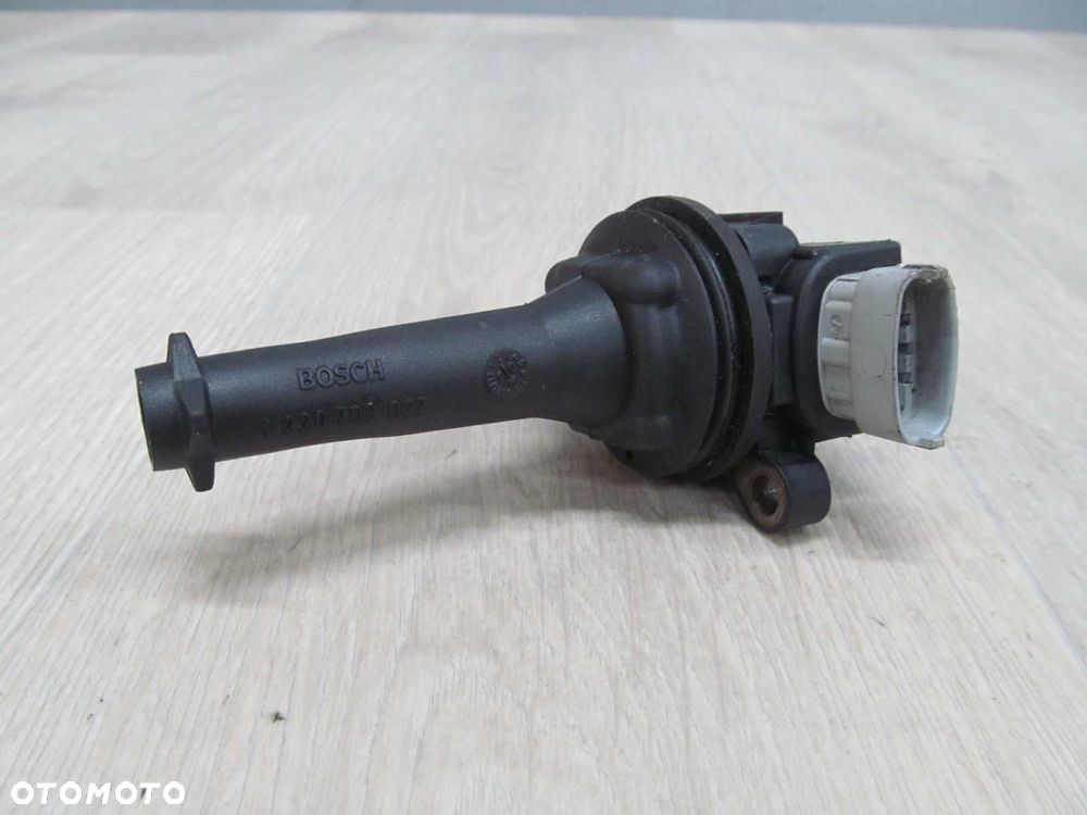 VOLVO S40 V50 S60 C70 V70 III 2.5 T5 CEWKA ZAPLONOWA 30713417 0221604010 - 3