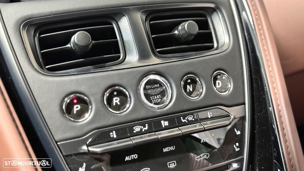 Aston Martin DB11 Coupé V8 Auto - 33