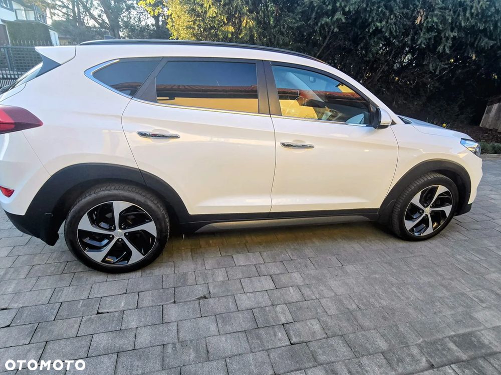 Hyundai Tucson 2.0 CRDI 4WD Automatik Premium - 2