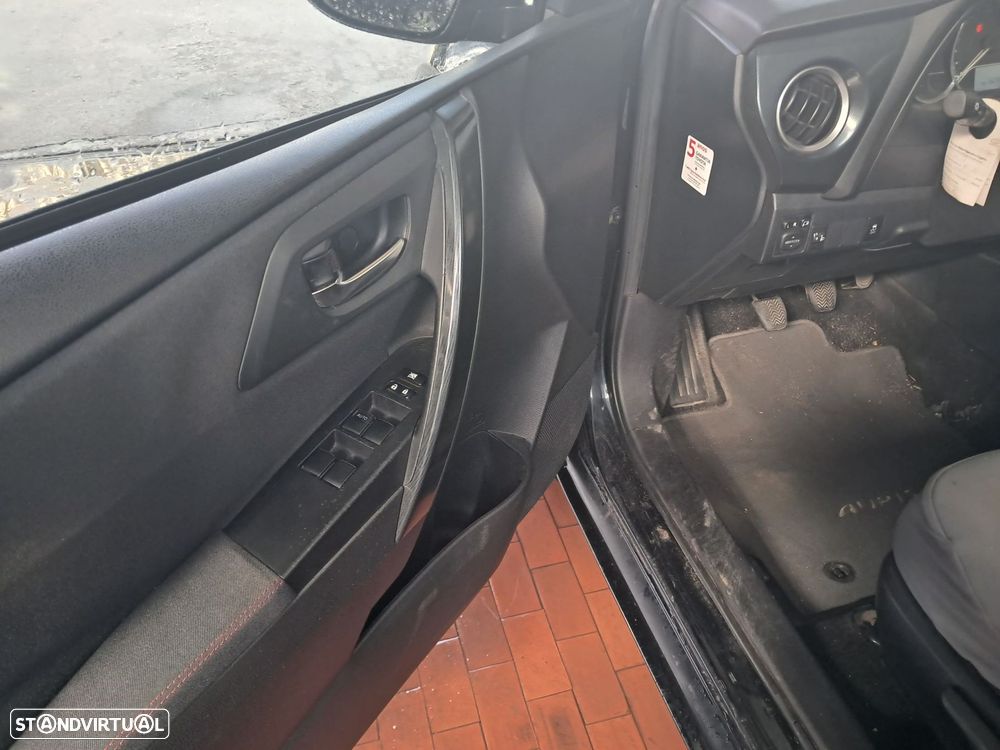 Toyota Auris Touring Sports 1.4 D-4D Comfort+Pack Sport - 4