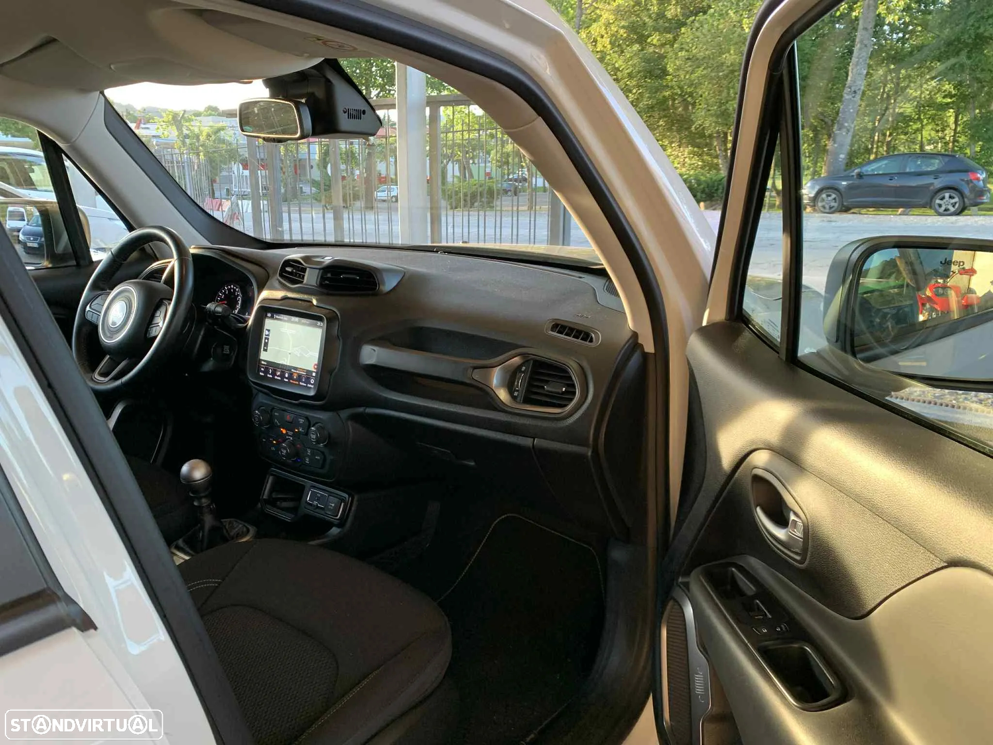 Jeep Renegade 1.0 T Limited - 16