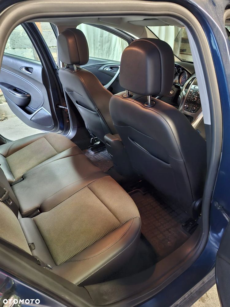 Opel Astra 2.0 CDTI DPF Sports Tourer - 3