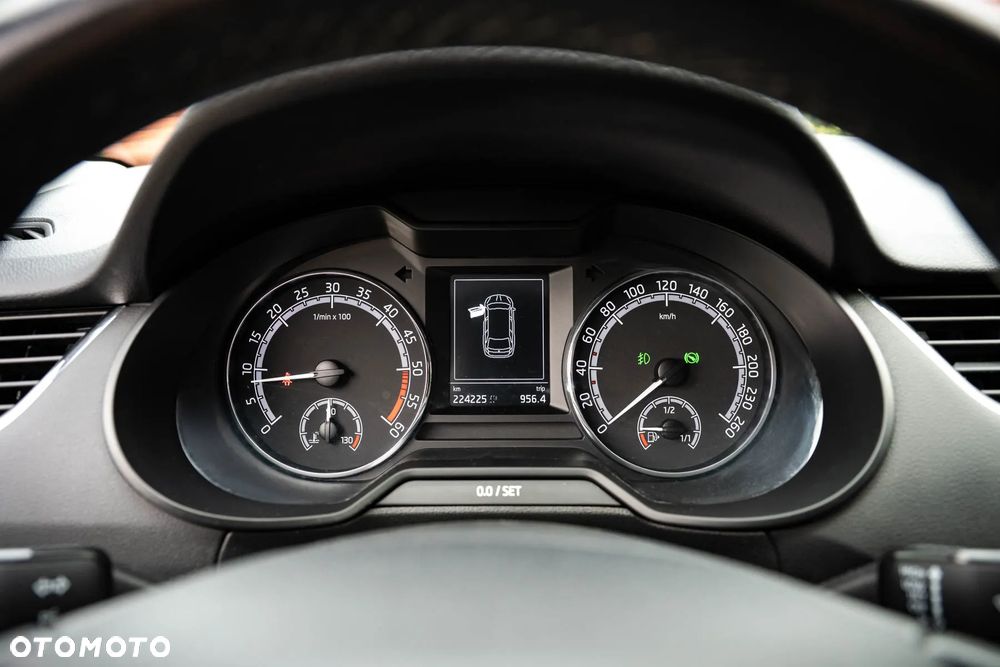 Skoda Octavia 2.0 TDI Clever DSG - 13