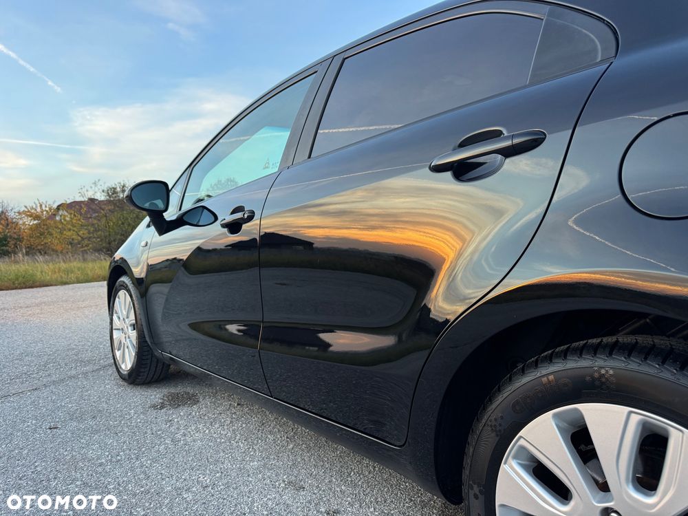 Kia Rio 1.4 Dream Team Edition - 16