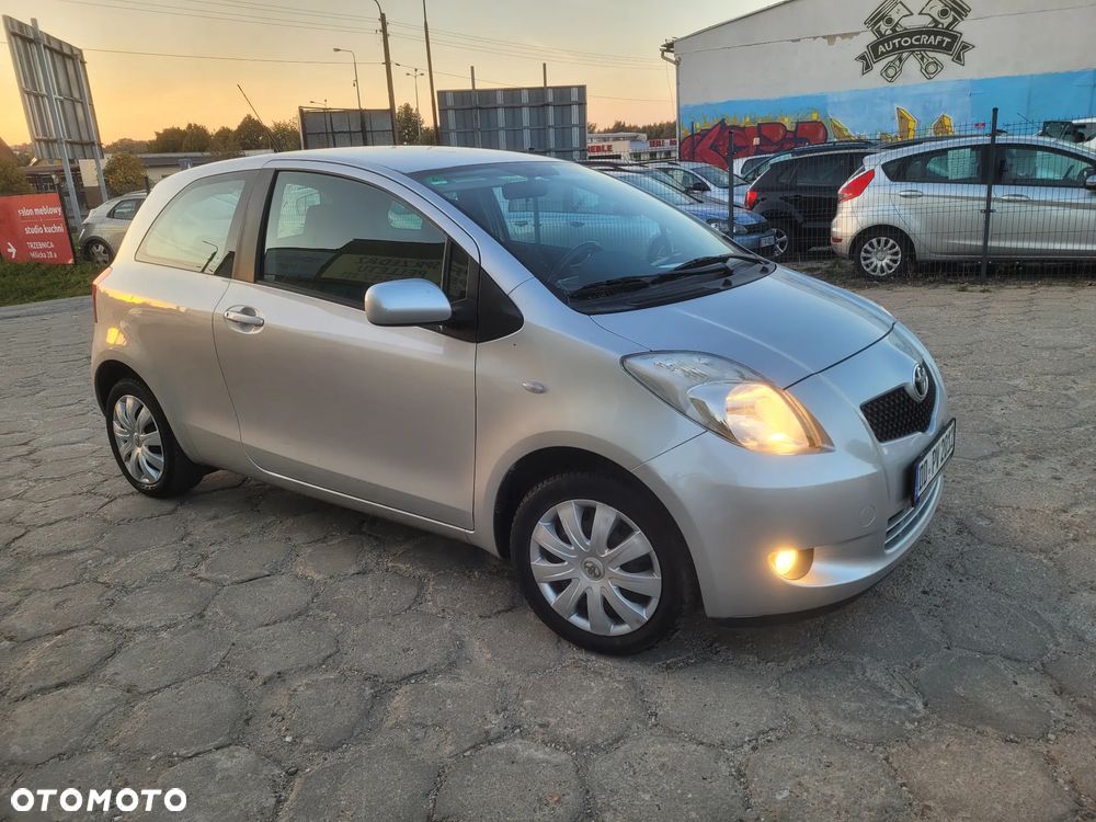 Toyota Yaris 1.3 VVT-i Sol - 2