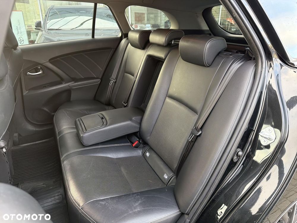 Toyota Avensis 2.0 D-4D Premium - 22