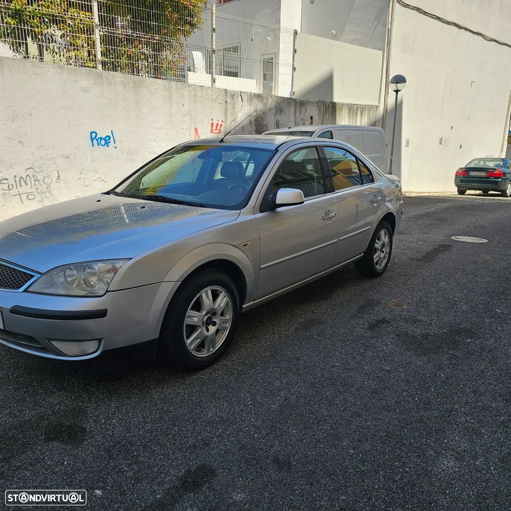 Ford Mondeo 2.0 TDCI Trend - 34
