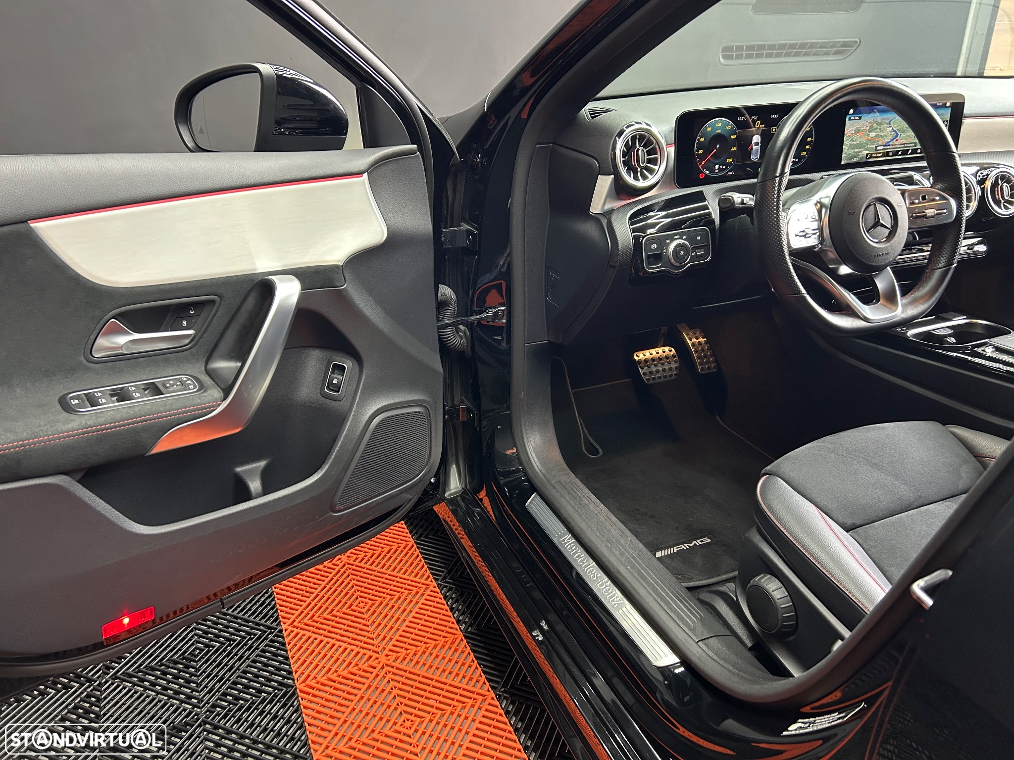 Mercedes-Benz A 250 e AMG Line - 33