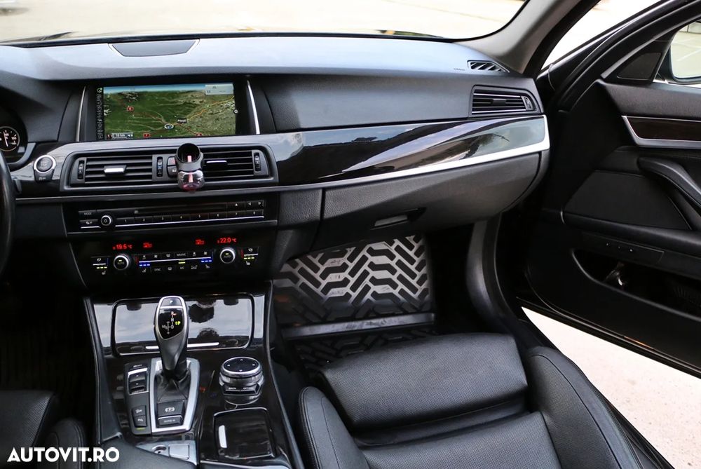 BMW Seria 5 530d xDrive - 23