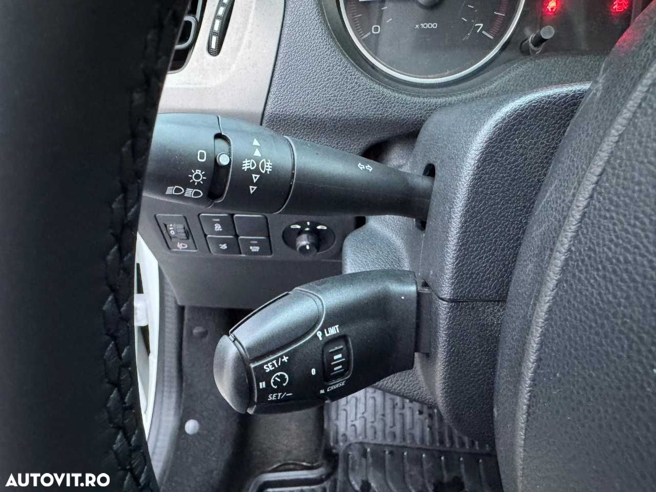 Peugeot 301 - 21