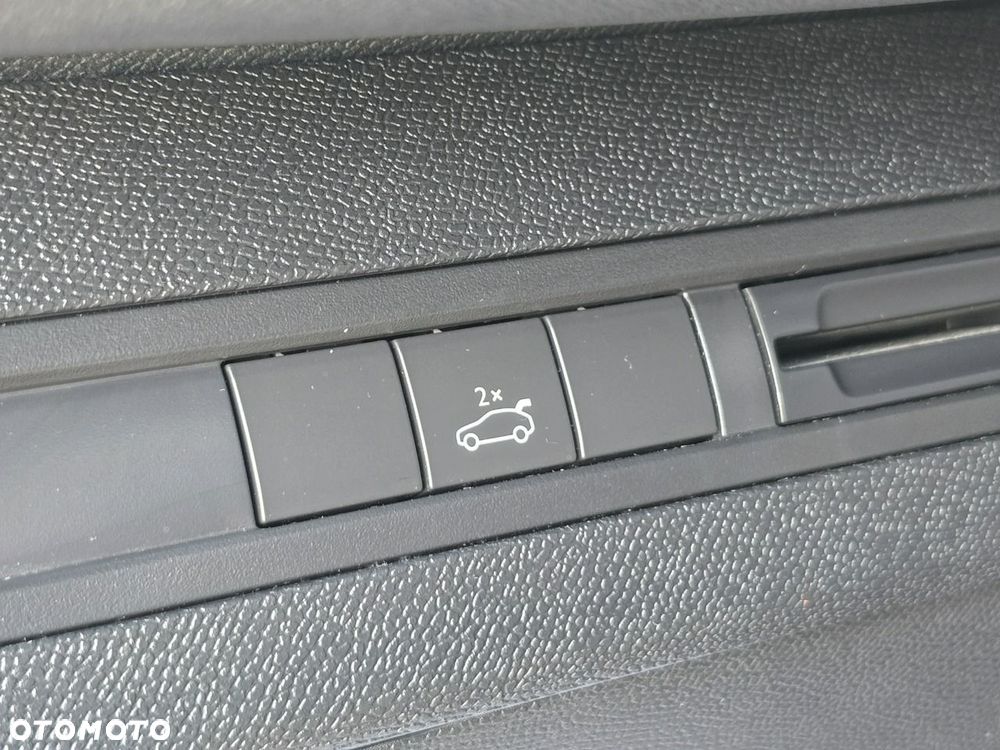 Peugeot 5008 2.0 BlueHDI Crossway S&S - 25