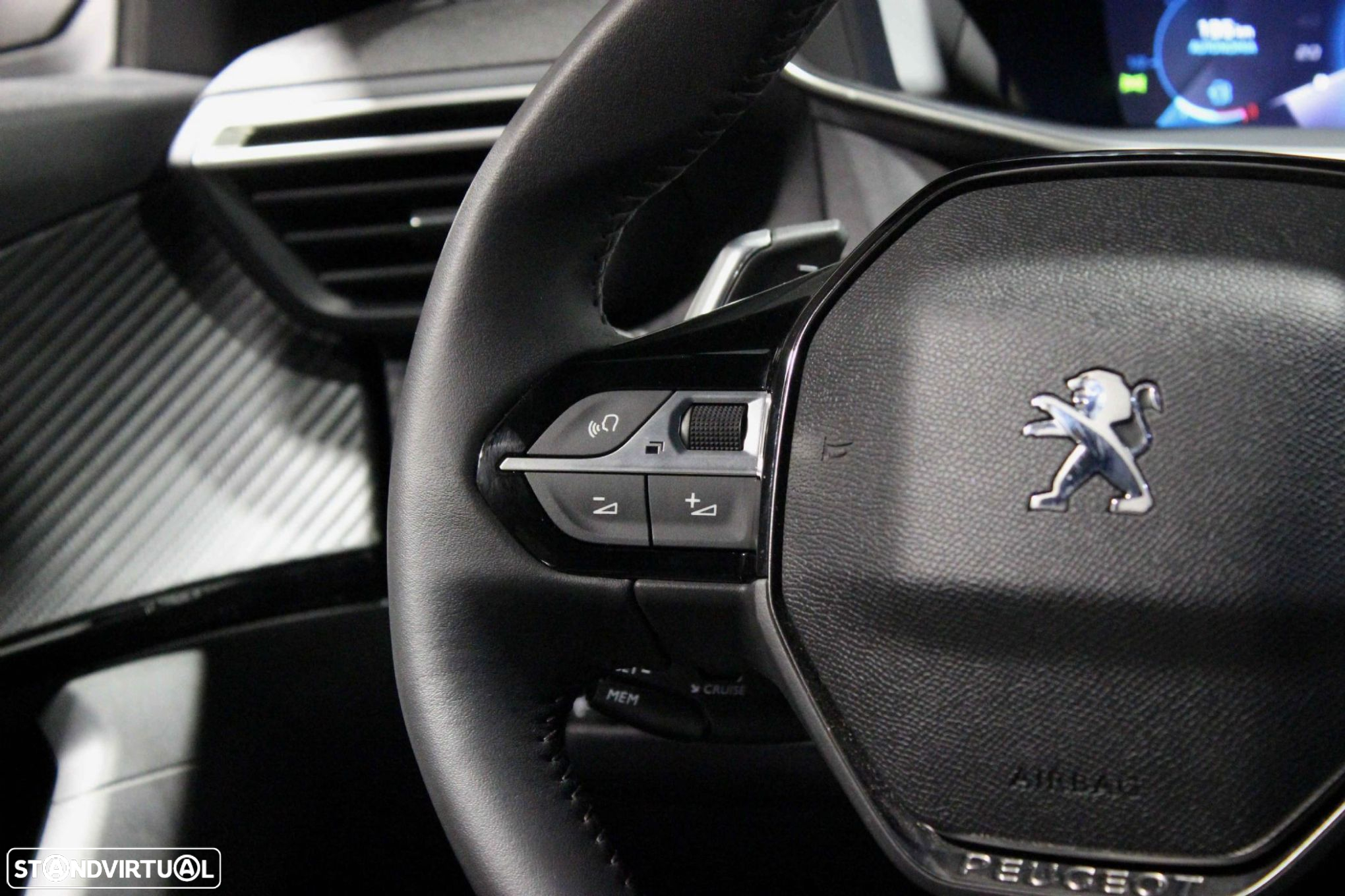 Peugeot 2008 1.5 BlueHDi Allure Pack EAT8 - 15