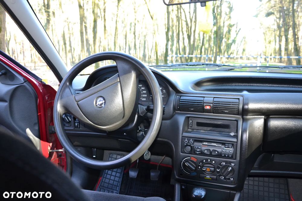Opel Astra 1.6 GLS - 8