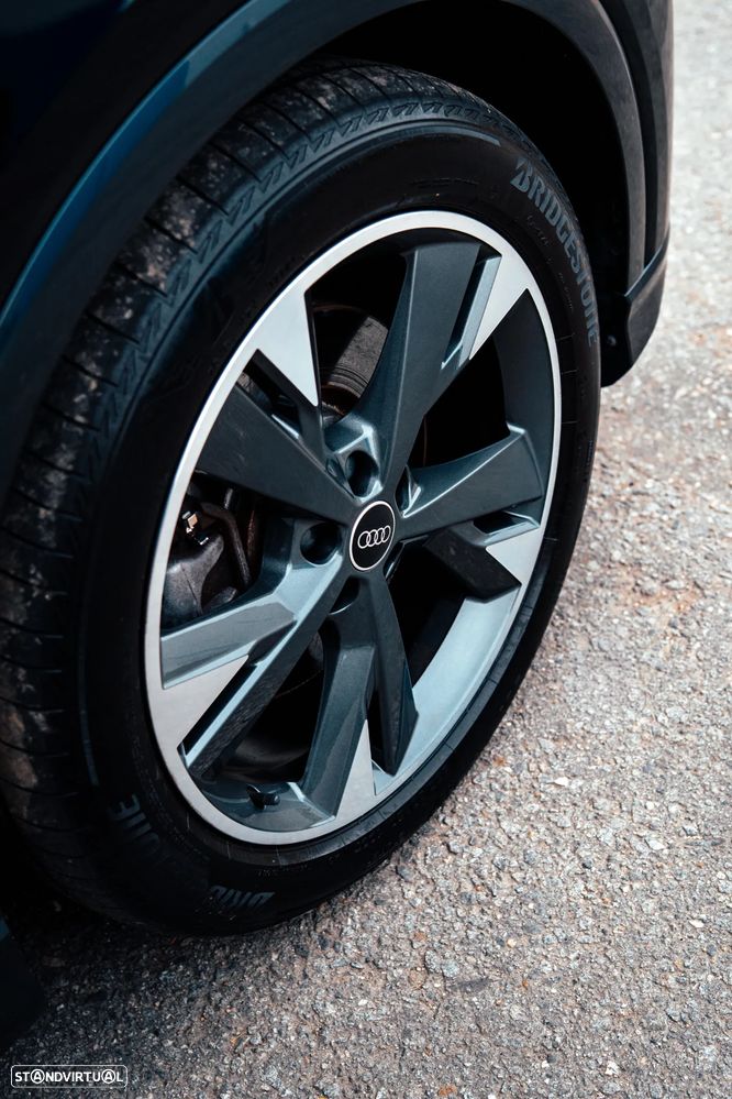 Audi Q4 e-tron 45 quattro - 11