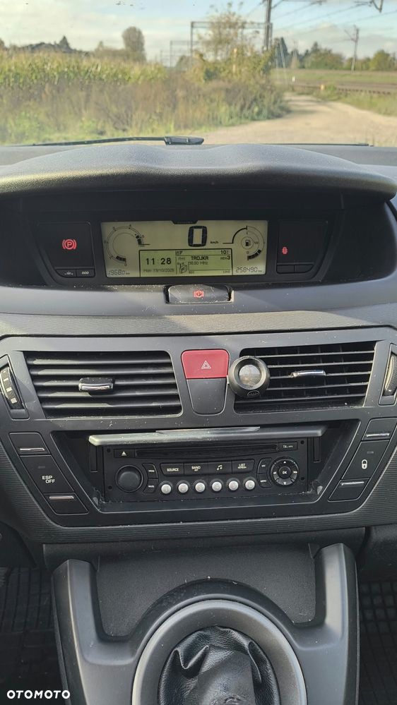 Citroen C4 Picasso 2010 photo 5