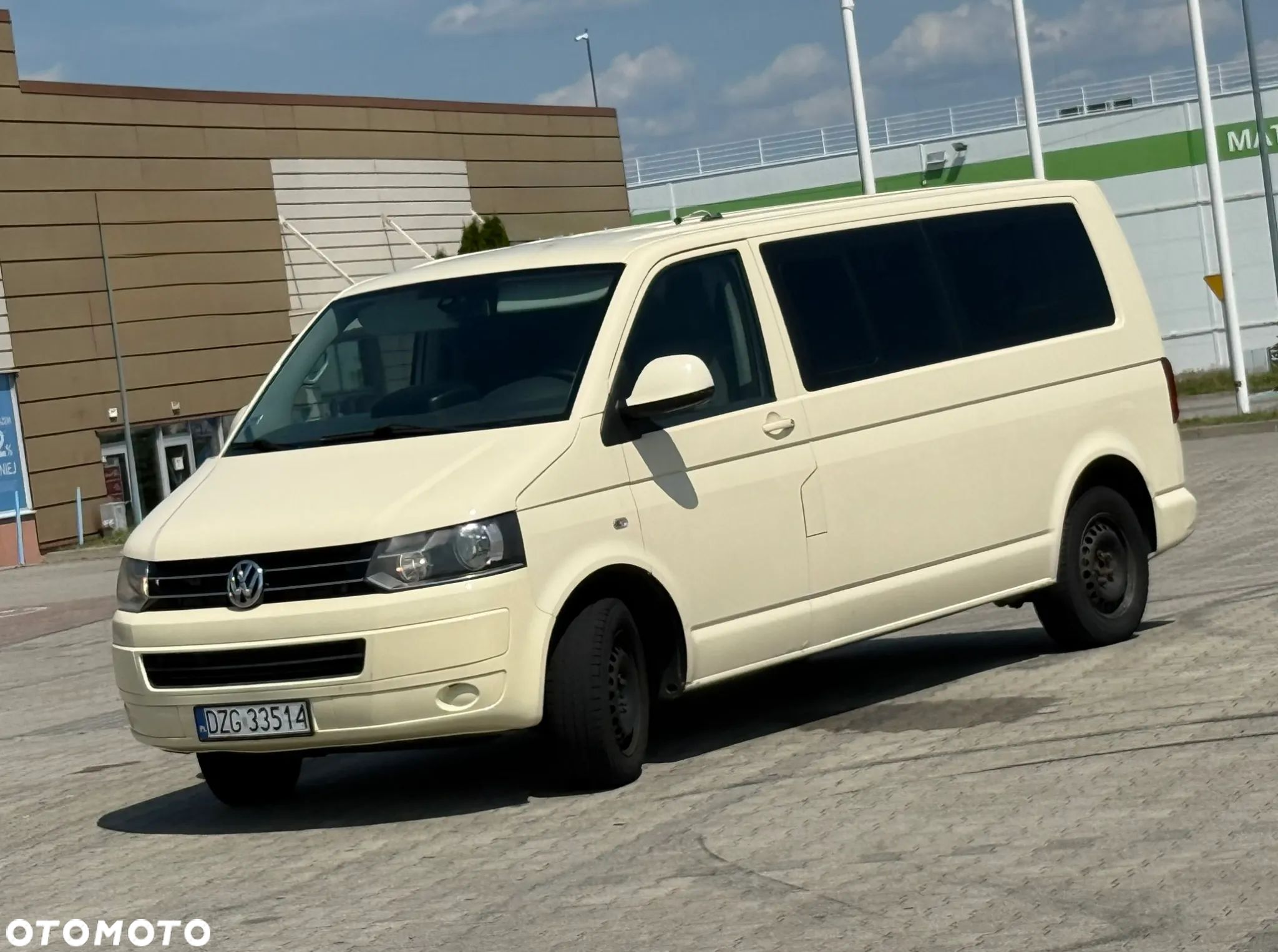 Volkswagen Caravelle - 1
