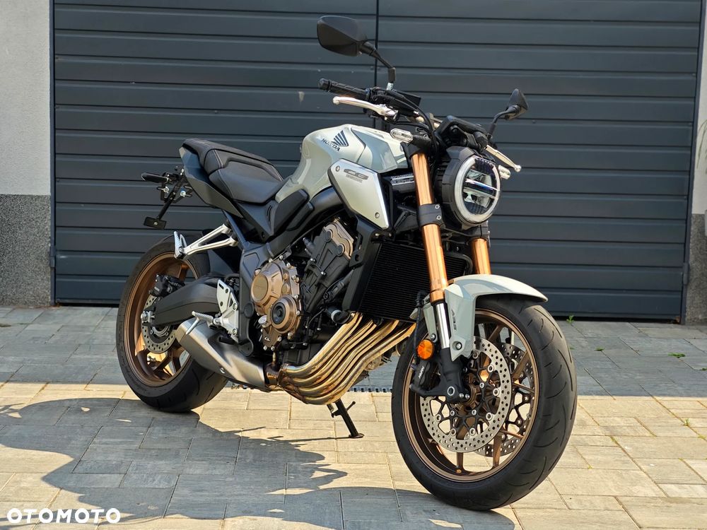 Honda CB - 1
