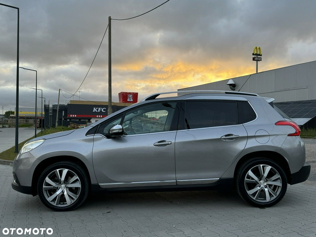 Peugeot 2008 - 7