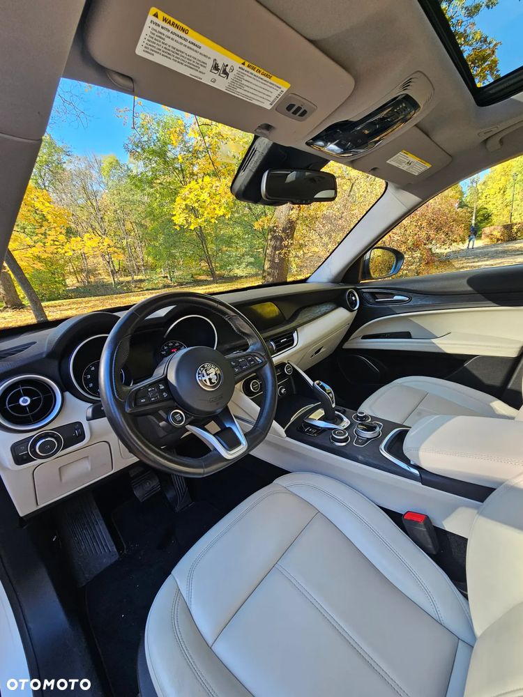 Alfa Romeo Stelvio - 8