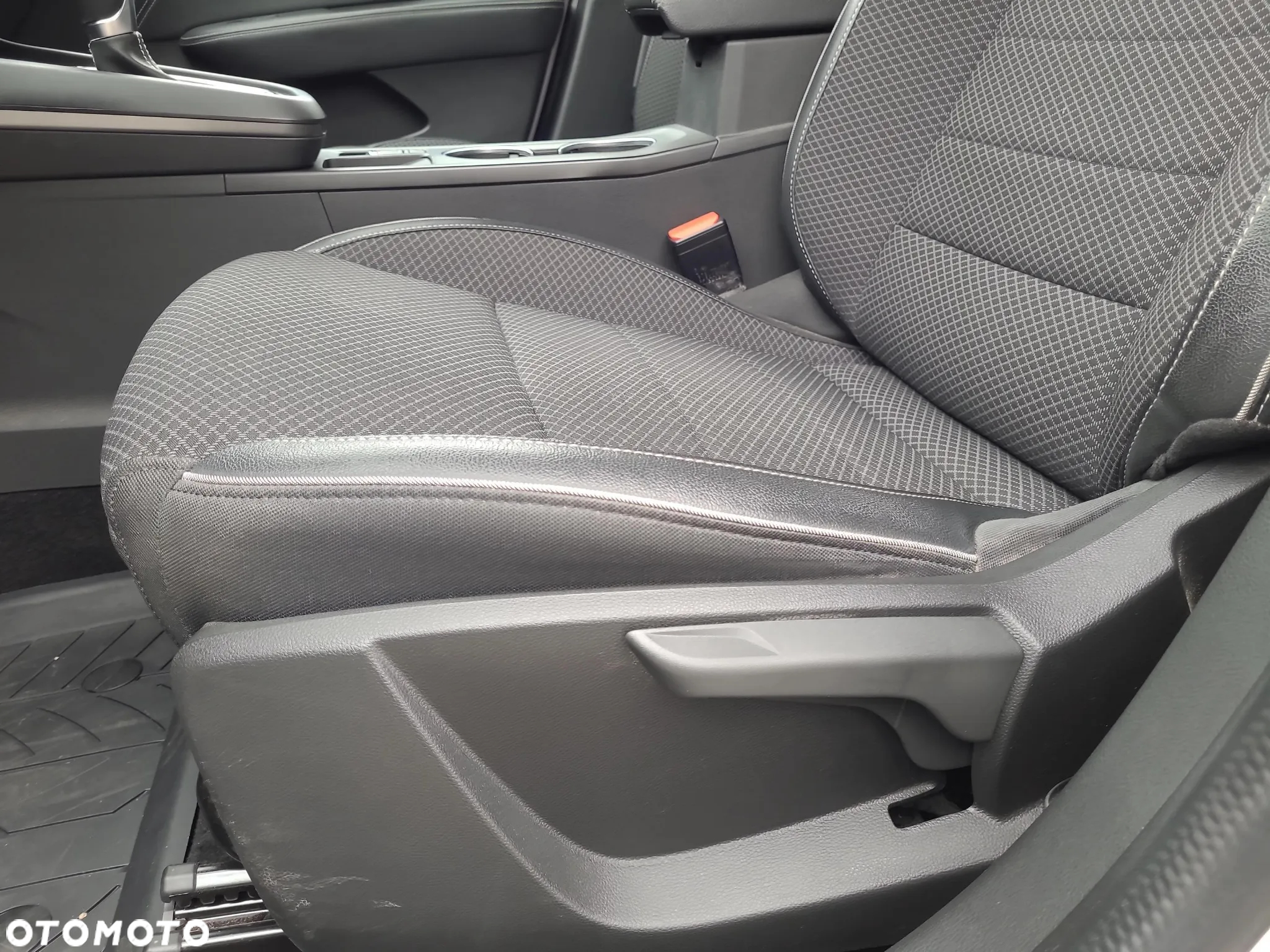 Renault Arkana 1.6 E-TECH Intens MMT - 12