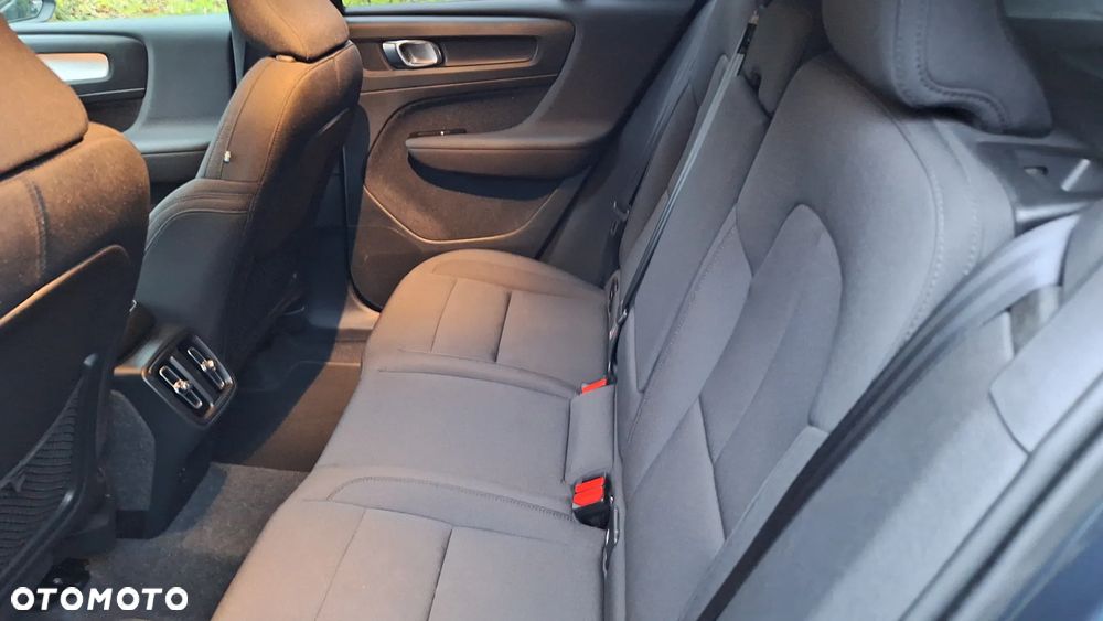 Volvo XC 40 T3 Geartronic Momentum Pro - 12