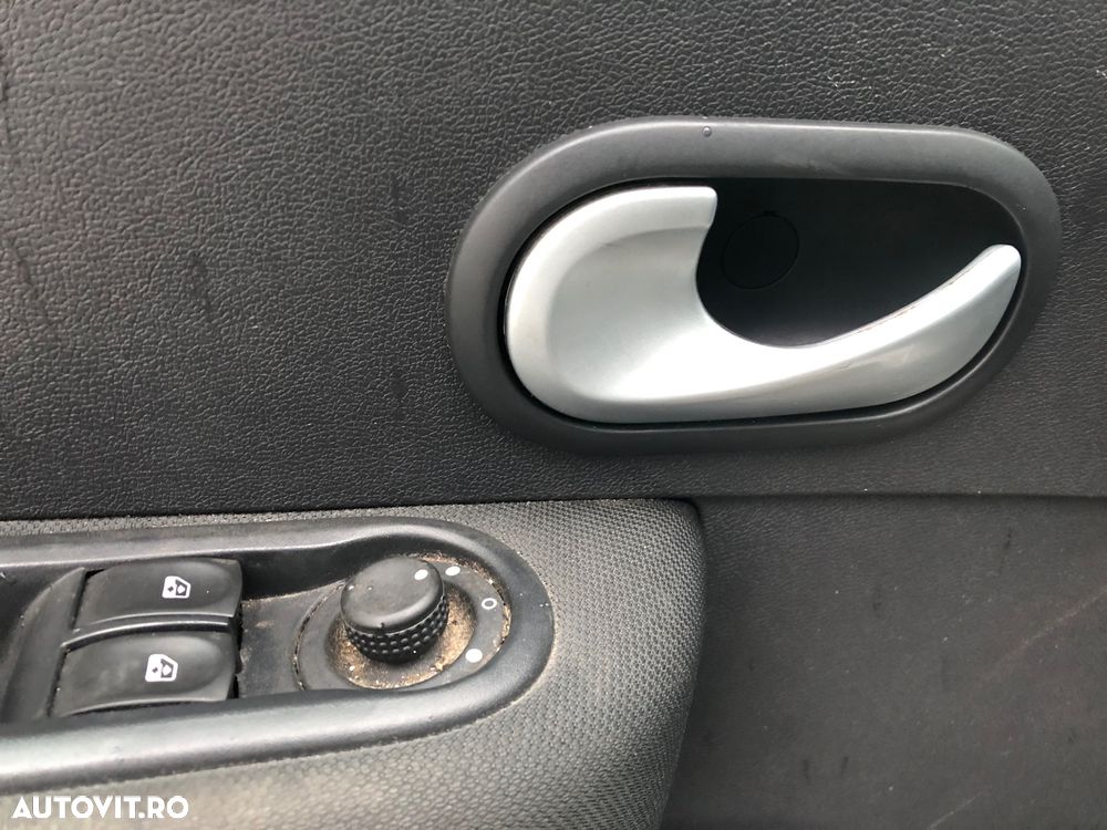 Renault Clio dCi 90 Dynamique - 19