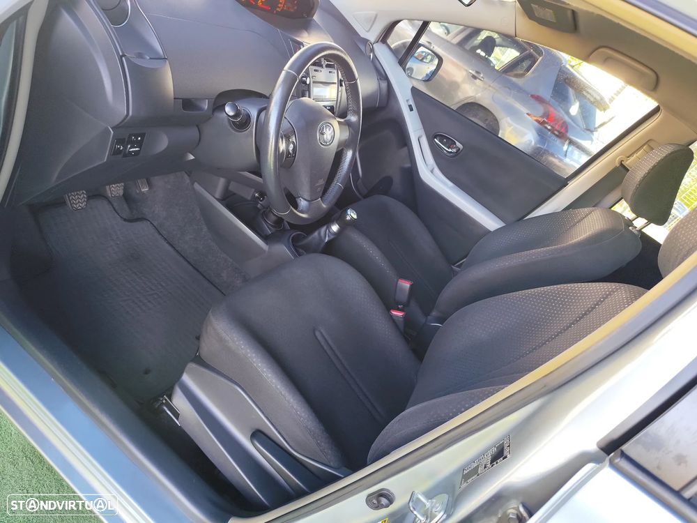 Toyota Yaris 1.0 VVT-i ACtive+AC - 23