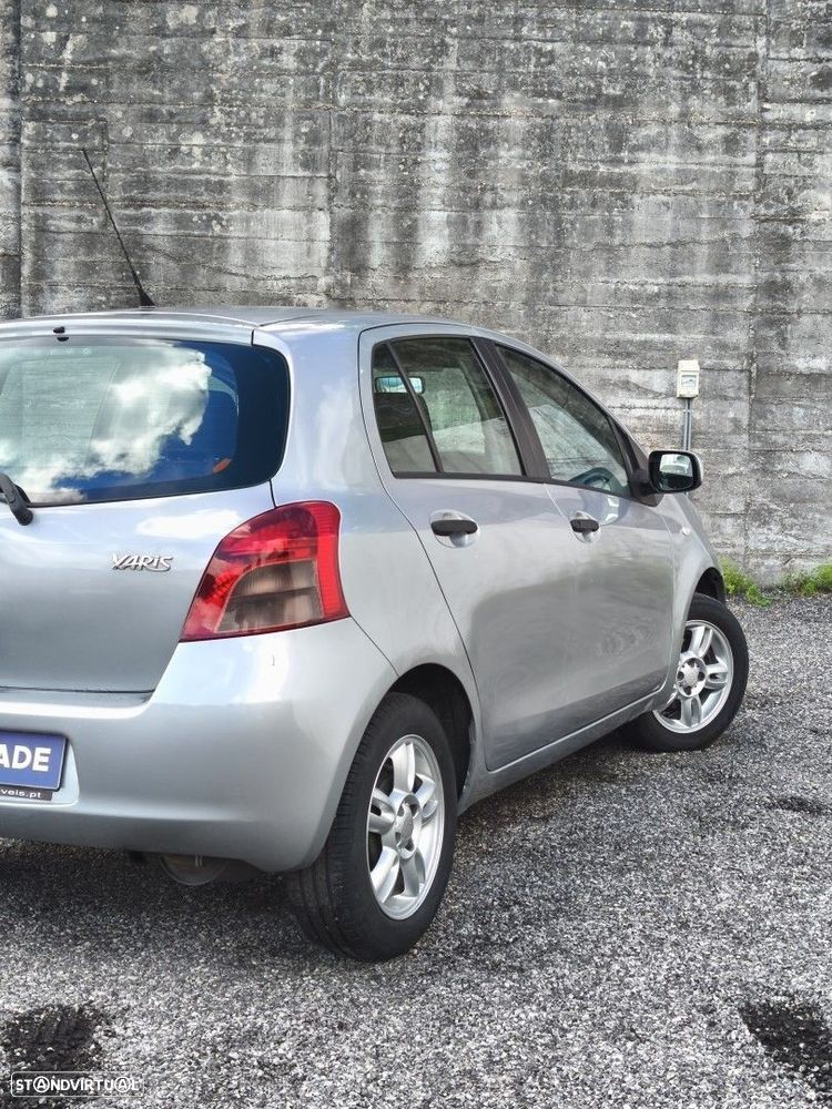 Toyota Yaris 1.0 VVT-i - 7