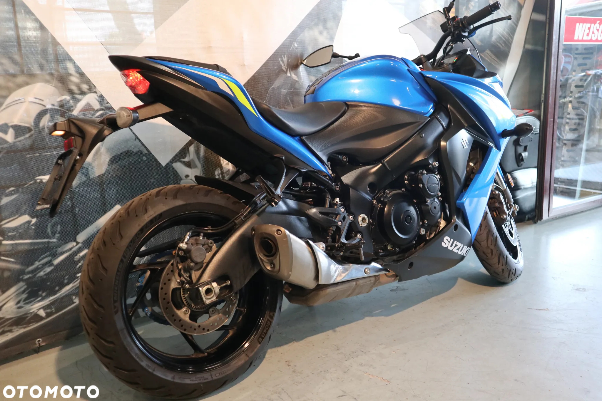 Suzuki GSX - 17