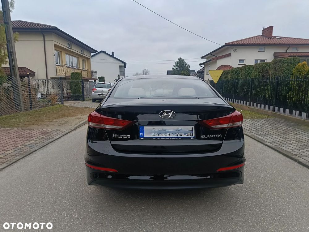 Hyundai Elantra - 7