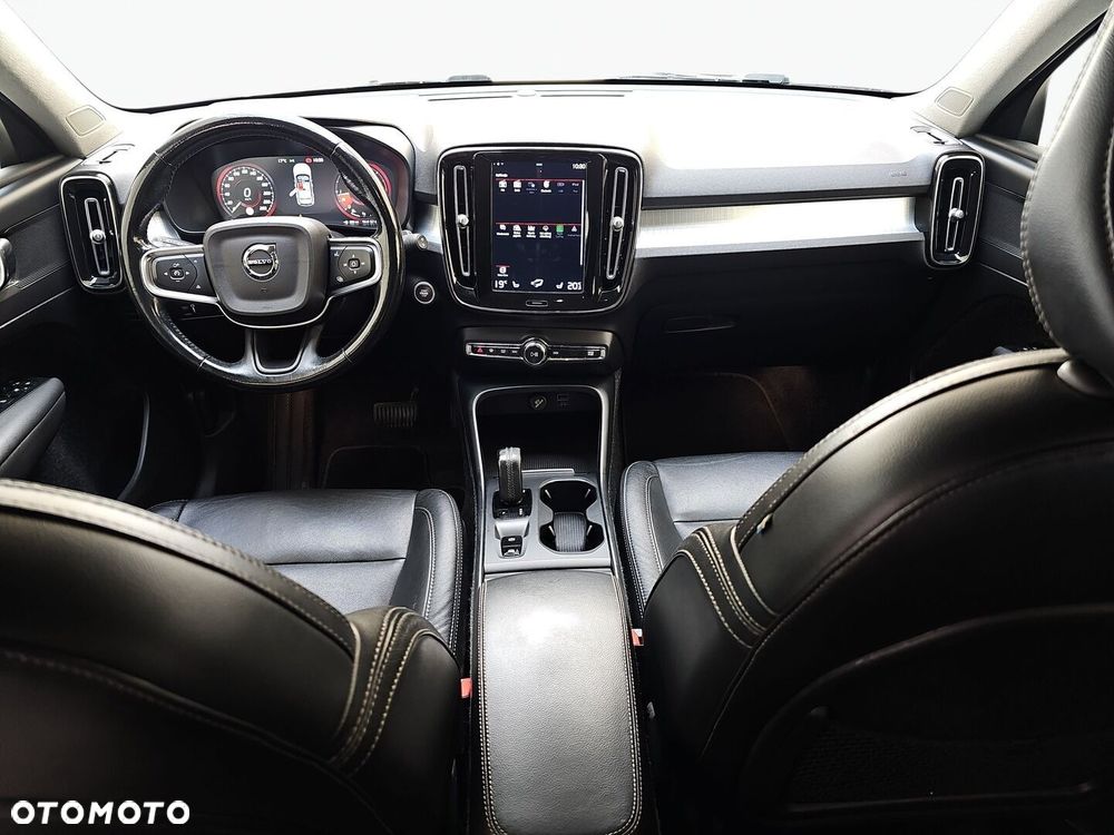 Volvo XC 40 D3 Momentum - 28