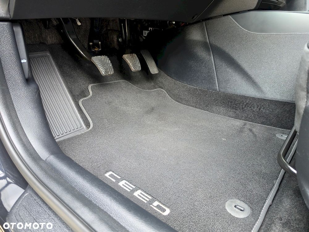 Kia Ceed 1.6 CRDi Eco-Dynamics+ (48V Mild-Hybrid) Edition 7 - 35