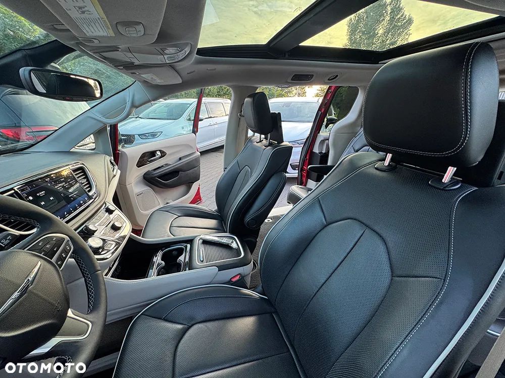 Chrysler Pacifica - 30