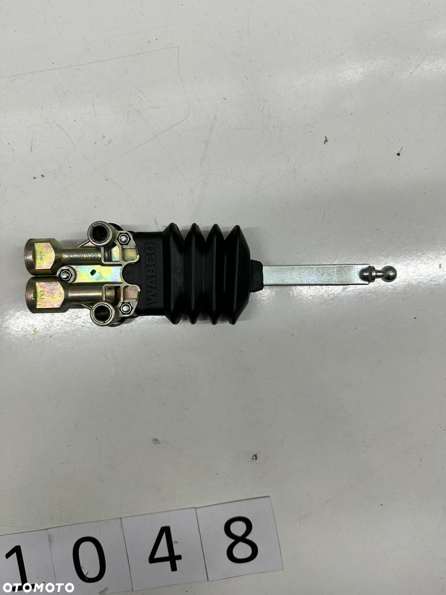 Zawór poziomujący kabiny Mercedes Actros A 0003284530, 4640070110 - 3