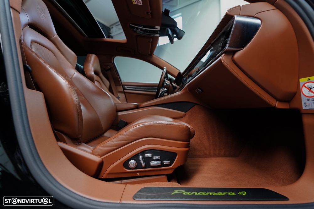 Porsche Panamera Sport Turismo 4 E-Hybrid - 29