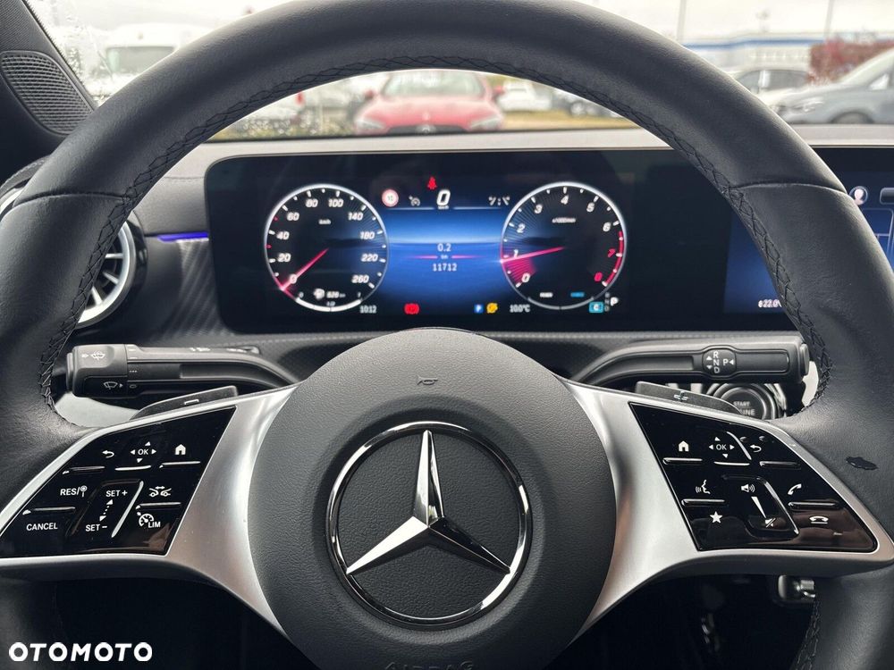 Mercedes-Benz CLA 180 Progressive 7G-DCT - 15