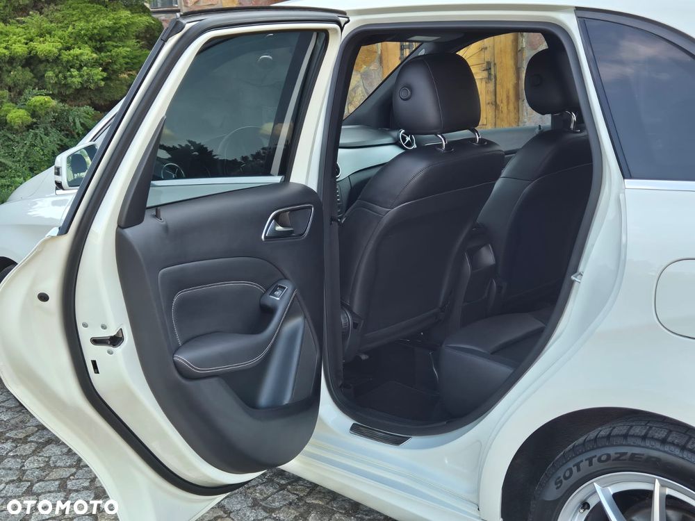 Mercedes-Benz Klasa B 180 CDI (BlueEFFICIENCY) - 25