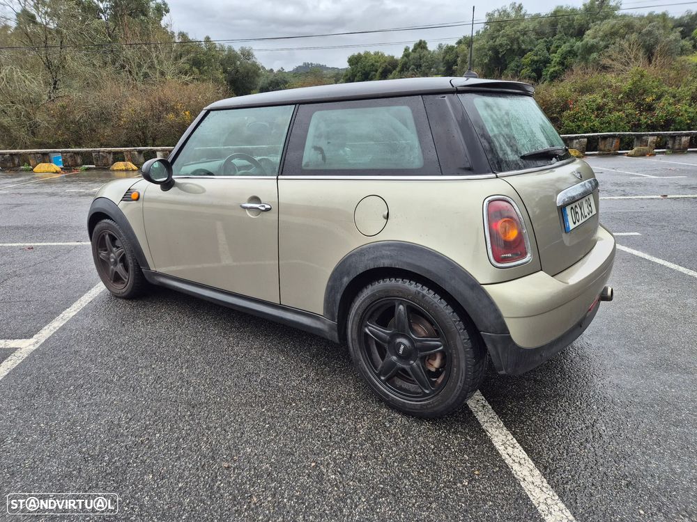 MINI 3 Portas Cooper D - 2